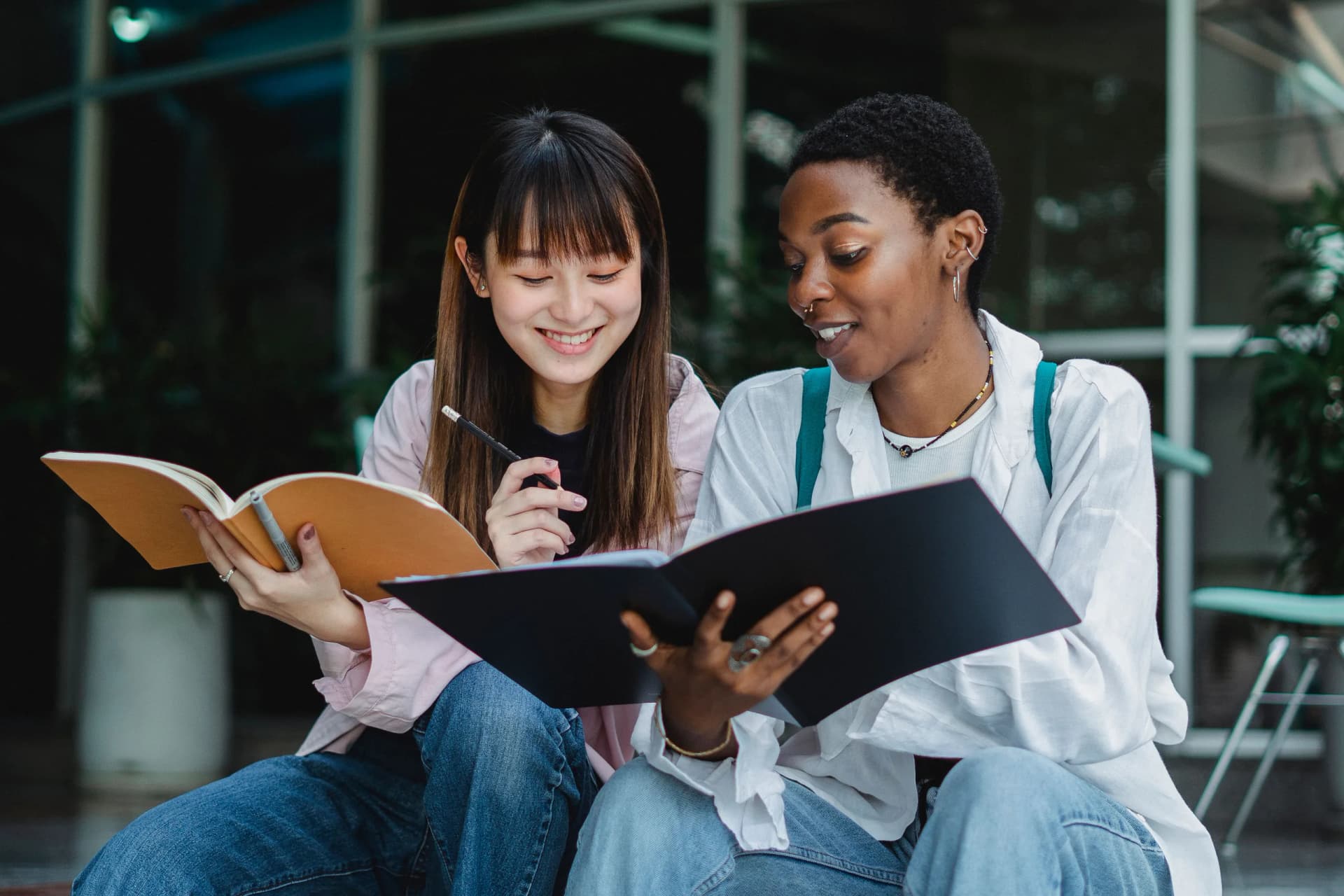 Two learners studying Japanese together